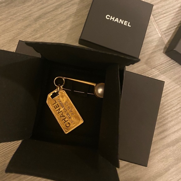 CHANEL Jewelry - Chanel brooch